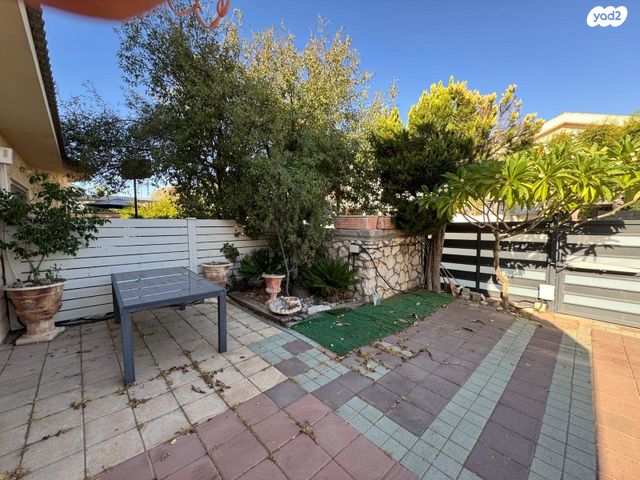 דו משפחתי, גבעת כלניות, יקנעם עילית