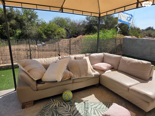 דו משפחתי, ניצן