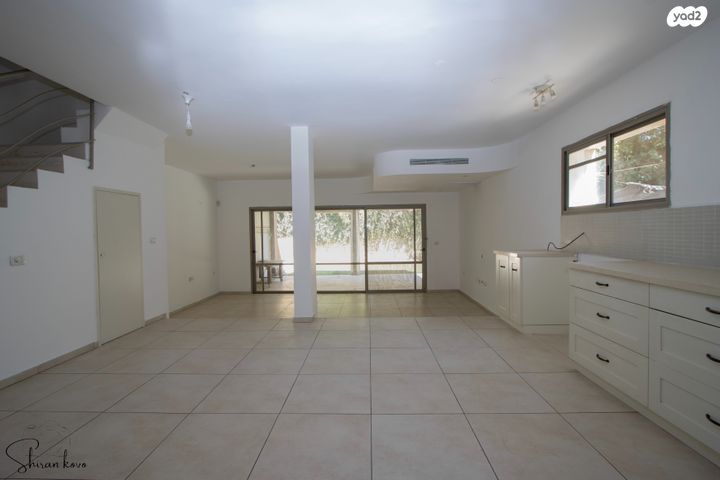 דירת גן, עמק איילון, הפרחים, מודיעין מכבים רעות