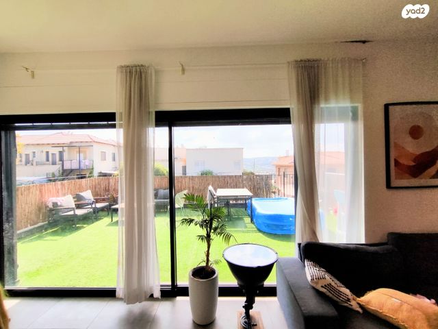 דו משפחתי, צופים, צופים