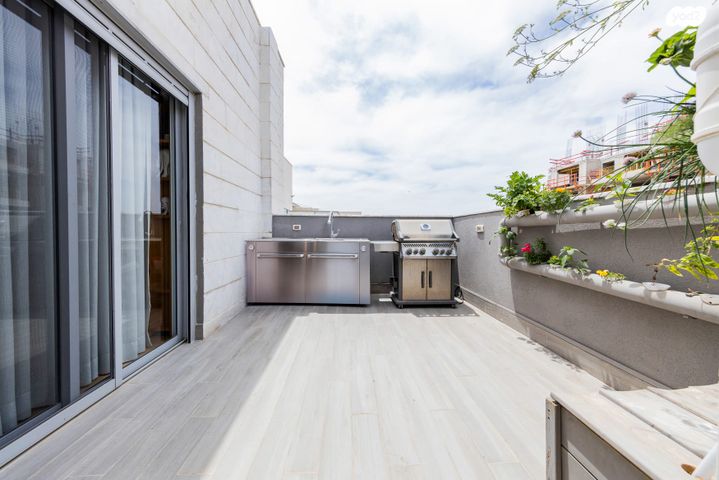 גג/ פנטהאוז, קרית שרת, רעננה