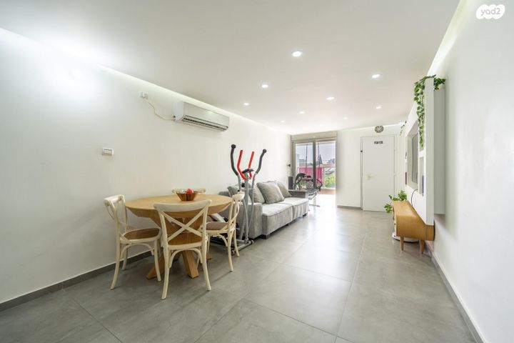 דירה, יוסף שפרינצק, אחדות, פתח תקווה