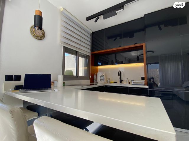 גג/ פנטהאוז, יהושע חנקין, אגרובנק, חולון