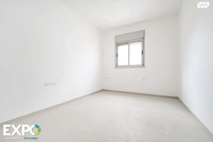 דירה, אלה 19, לשם, עלי זהב