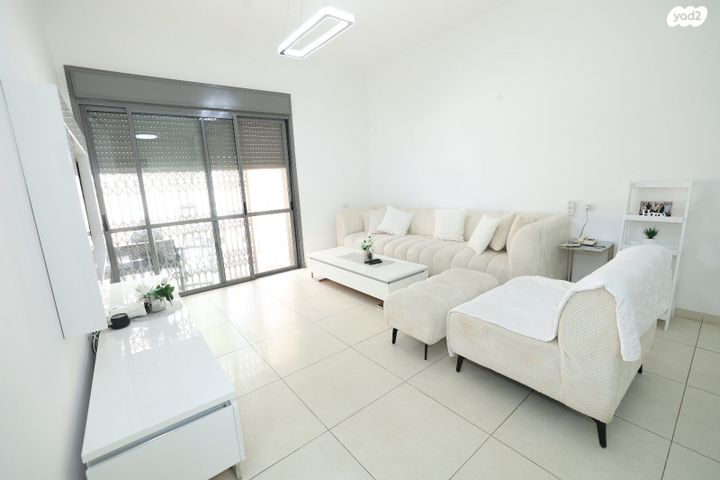 דירת גן, גדעון האוזנר, רמות הרכס, באר שבע