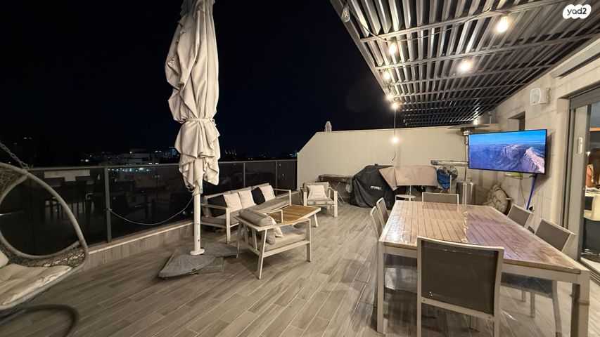 גג/ פנטהאוז, יהושע חנקין, אגרובנק, חולון