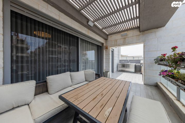 גג/ פנטהאוז, קרית שרת, רעננה