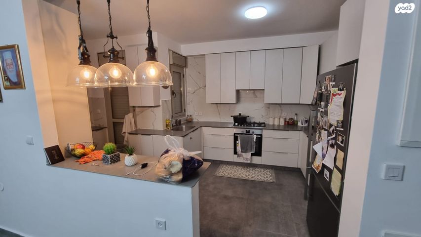 גבעת משקפיים