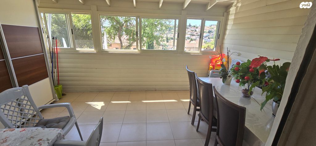 דופלקס, אשחר, האירוסים, כרמיאל