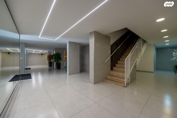 דירה, יוסף שפרינצק, אחדות, פתח תקווה