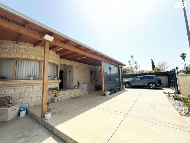 בית פרטי/ קוטג', שבעת המינים, אחיסמך