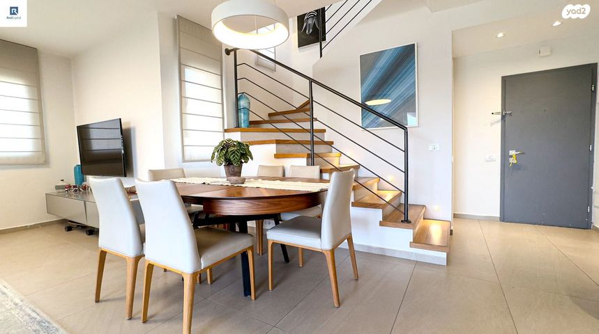 דופלקס, הראשונים, חלוצים, כפר סבא