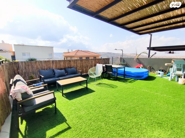 דו משפחתי, צופים, צופים