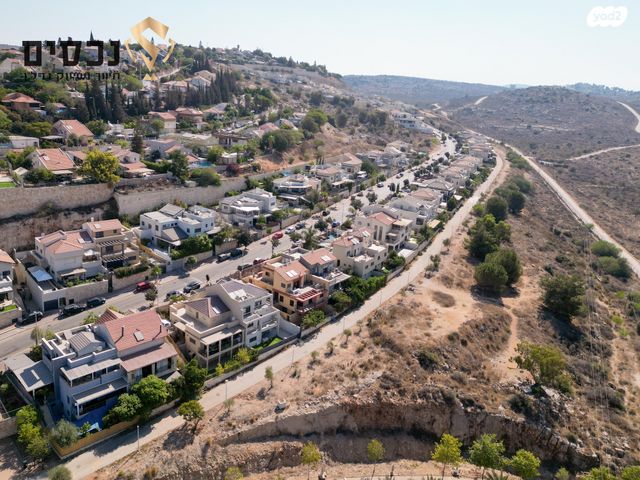 דו משפחתי, בית אריה / עופרים