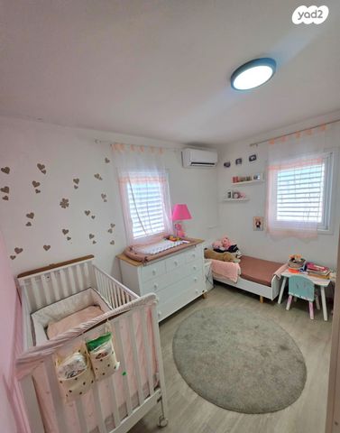 דירה, חב"ד, רמב"ם, ראשון לציון