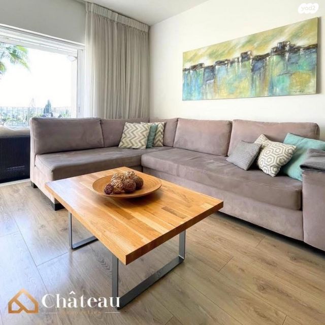 קרית הפרחים - 2005