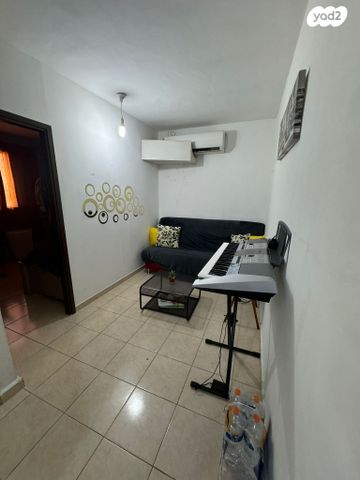 דירה, מעלה הגיבורים, בן דור, נשר