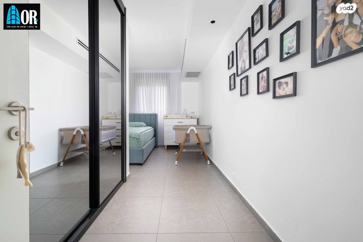 דירה, עוזי חיטמן, נאות שמיר, יבנה