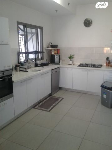 דירה, קרית שרת מערב, חולון