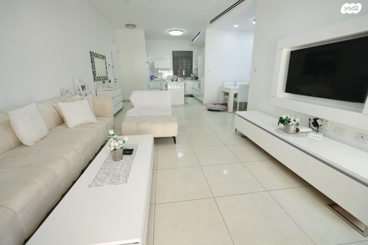 דירת גן, גדעון האוזנר, רמות הרכס, באר שבע