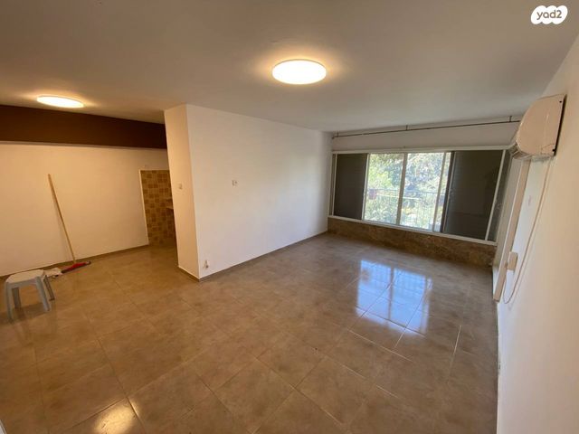 גיורא יוספטל 