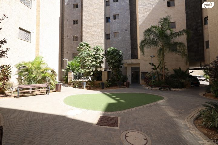 דירת גן, גדעון האוזנר, רמות הרכס, באר שבע