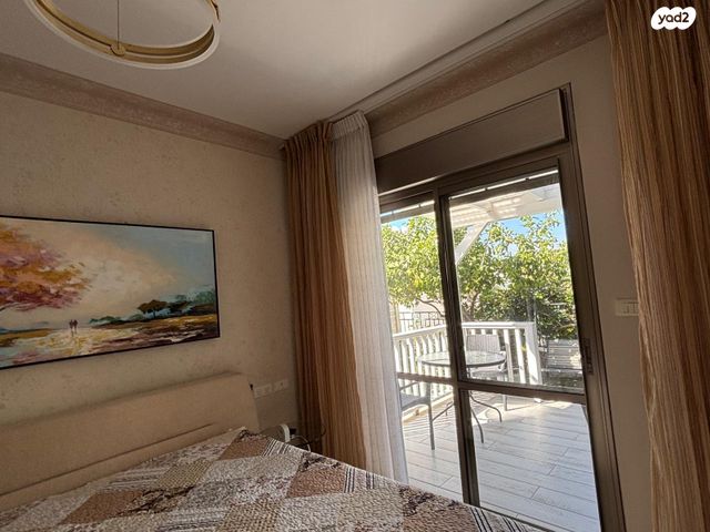 דו משפחתי, גבעת כלניות, יקנעם עילית