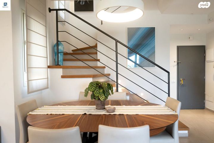 דופלקס, הראשונים, חלוצים, כפר סבא