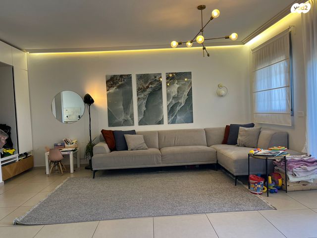 דירה, ניסנית, אלעזר