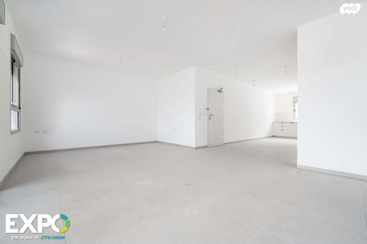 דירה, אלה 19, לשם, עלי זהב