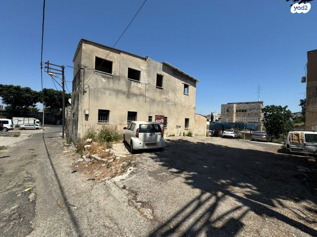 בניין מגורים, העיר התחתית, ואדי סאליב, חיפה