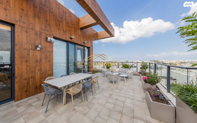 גג/ פנטהאוז, נווה דוד רמז, רעננה