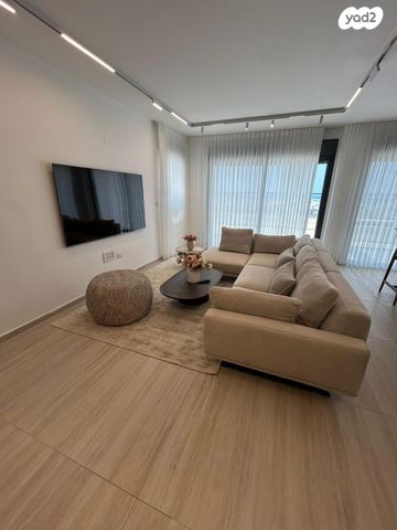 גג/ פנטהאוז, הרצל 47, עיר, מרכז העיר, נהריה