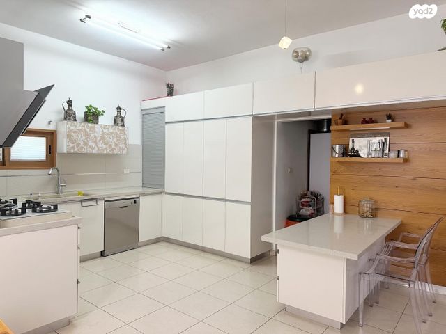 בית פרטי/ קוטג', שבעת המינים, אחיסמך