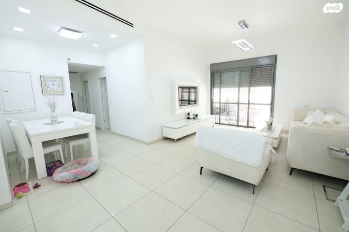 דירת גן, גדעון האוזנר, רמות הרכס, באר שבע