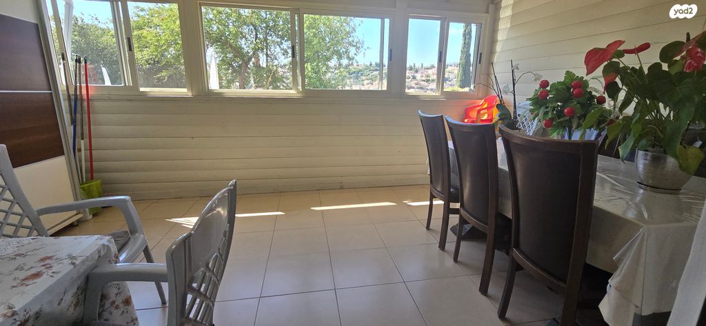 דופלקס, אשחר, האירוסים, כרמיאל