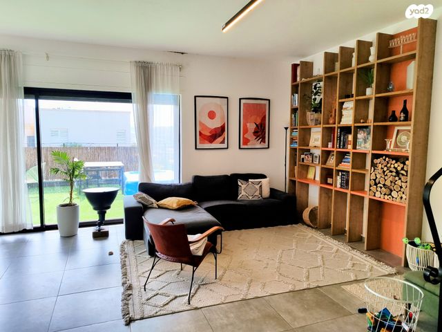 דו משפחתי, צופים, צופים