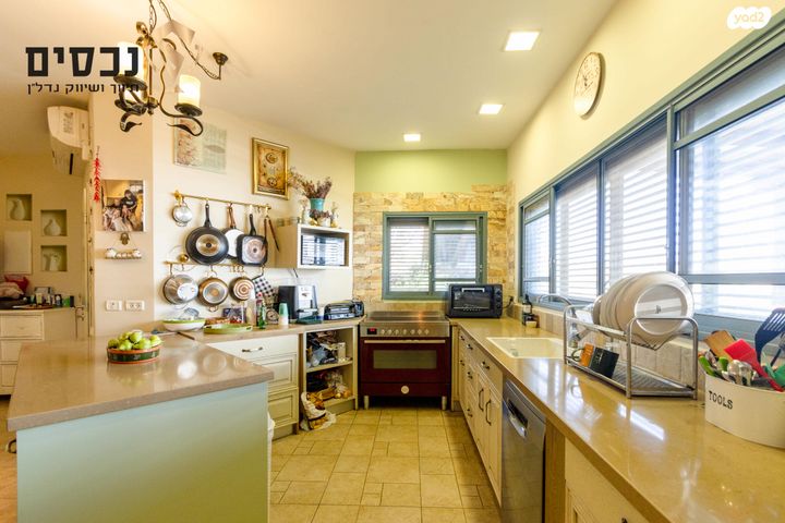 דו משפחתי, בית אריה / עופרים