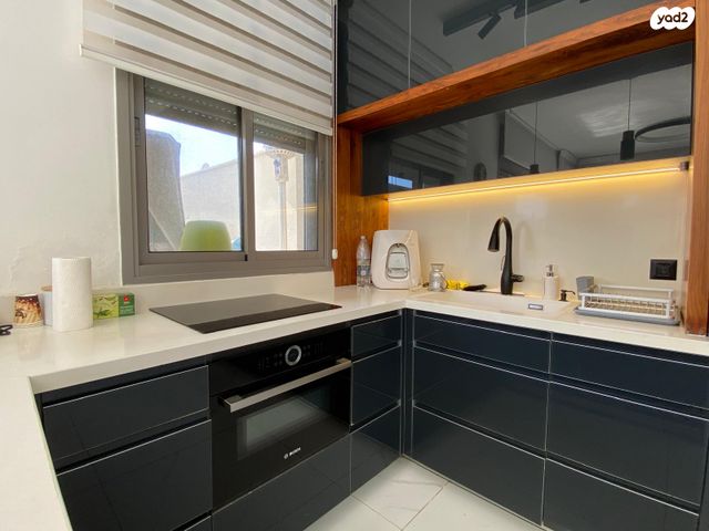 גג/ פנטהאוז, יהושע חנקין, אגרובנק, חולון