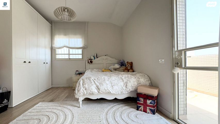 דופלקס, הראשונים, חלוצים, כפר סבא