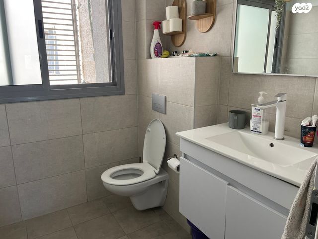 דירה, ניסנית, אלעזר