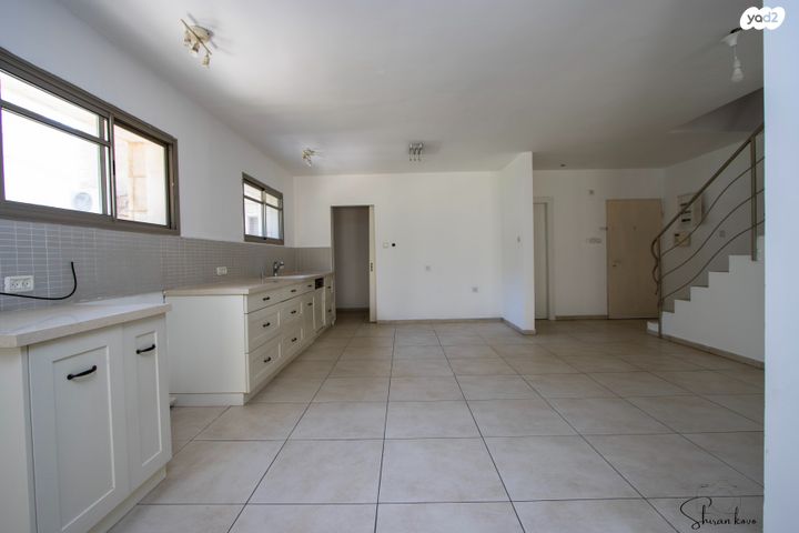 דירת גן, עמק איילון, הפרחים, מודיעין מכבים רעות