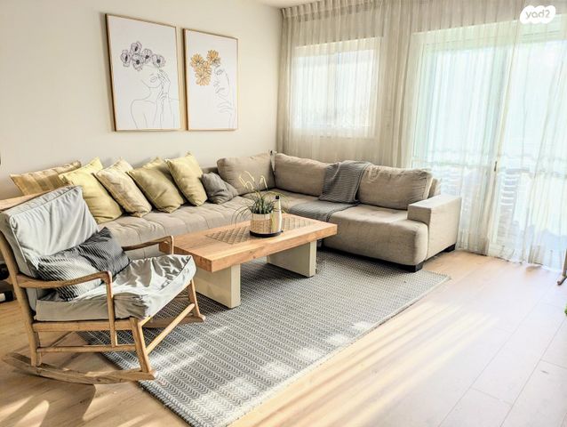 דירה, הר הצופים, רחובות ההולנדית, רחובות