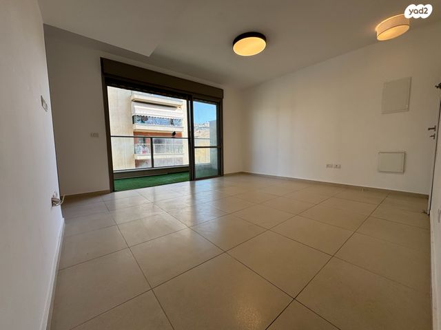 דירה, כנפי נשרים 18, קרית בורוכוב, רמת גן