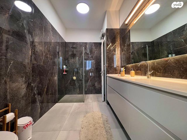 דו משפחתי, גני מנחם, באר יעקב