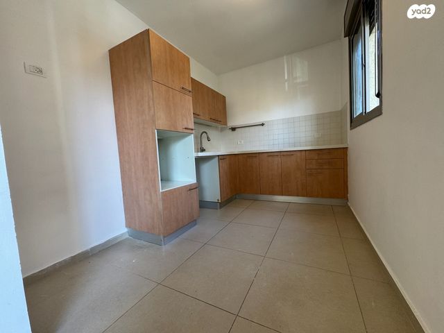 דירה, כנפי נשרים 18, קרית בורוכוב, רמת גן