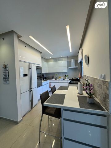 דירה, עוזי חיטמן 4, קרית אילון, חולון