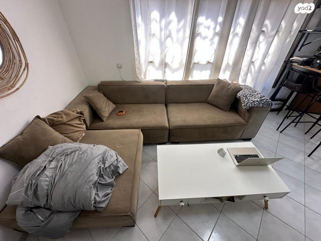 דירת גן, הרב זרביב, טירת כרמל