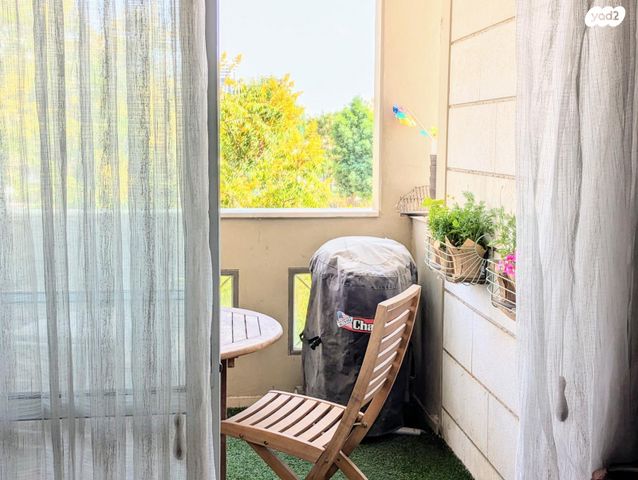 דירה, הר הצופים, רחובות ההולנדית, רחובות