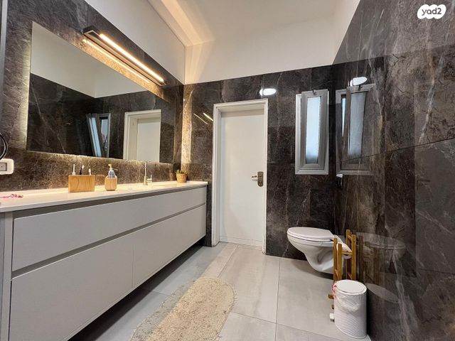 דו משפחתי, גני מנחם, באר יעקב